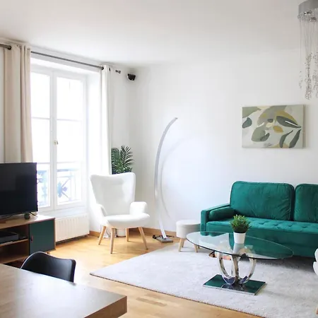 Apartment Spacious Duplex In The Heart Of Paris