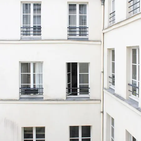 Apartment Spacious Duplex In The Heart Of *